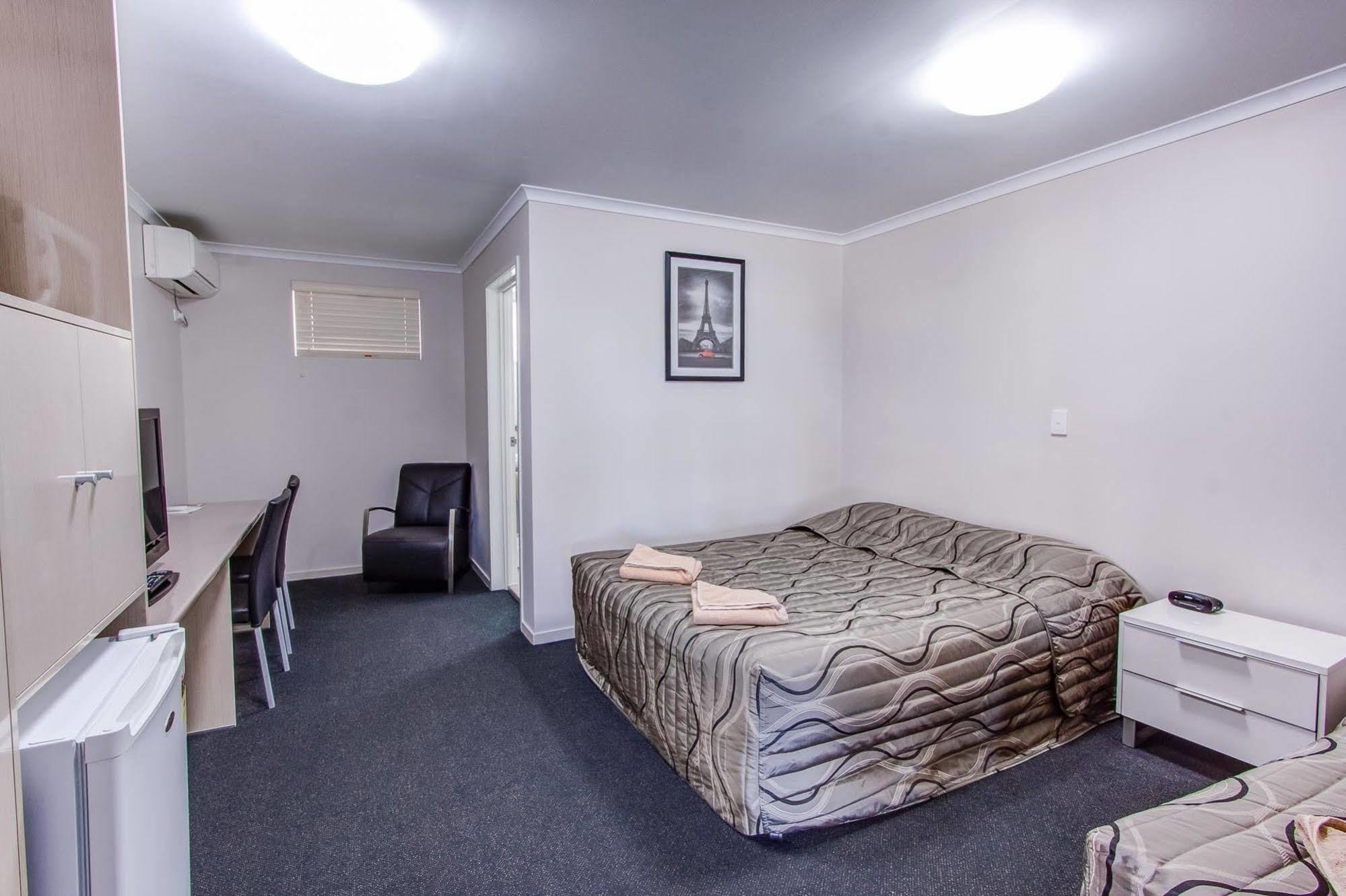 Galaxy Mackay Motor Inn Екстер'єр фото